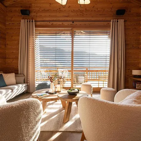 La Manigodine Piscine 18-24 Pers Chalet
