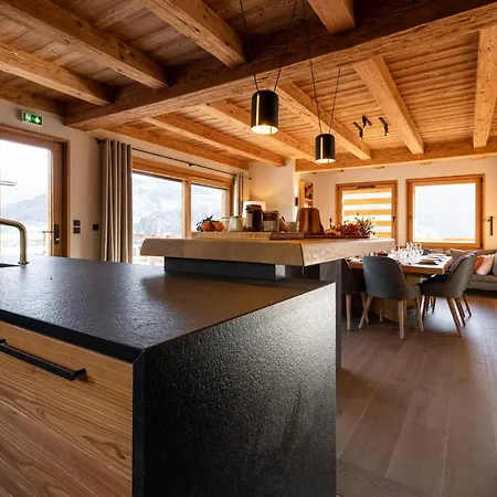 La Manigodine Piscine 18-24 Pers Chalet