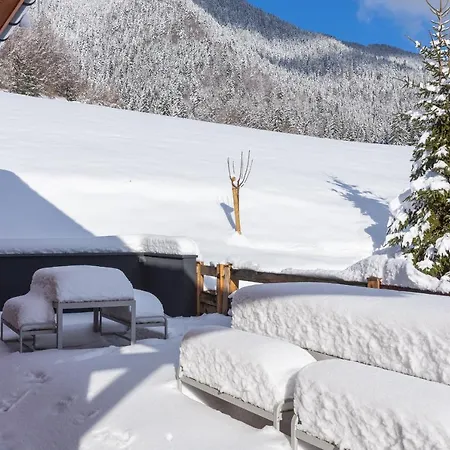 Chalet La Manigodine Piscine 18-24 Pers *